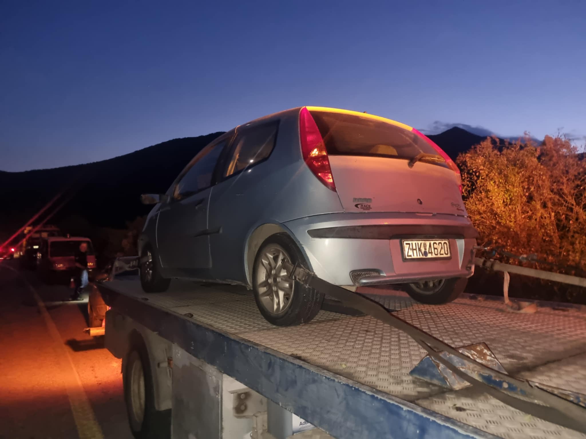 Ολονύχτιο θρίλερ στη σπηλιά βαθους 22 μέτρων για τον απεγκλωβισμό του 53χρονου (ΦΩΤΟ+video) Ολονύχτιο θρίλερ στη σπηλιά βαθους 22 μέτρων για τον απεγκλωβισμό του 53χρονου (ΦΩΤΟ+video)