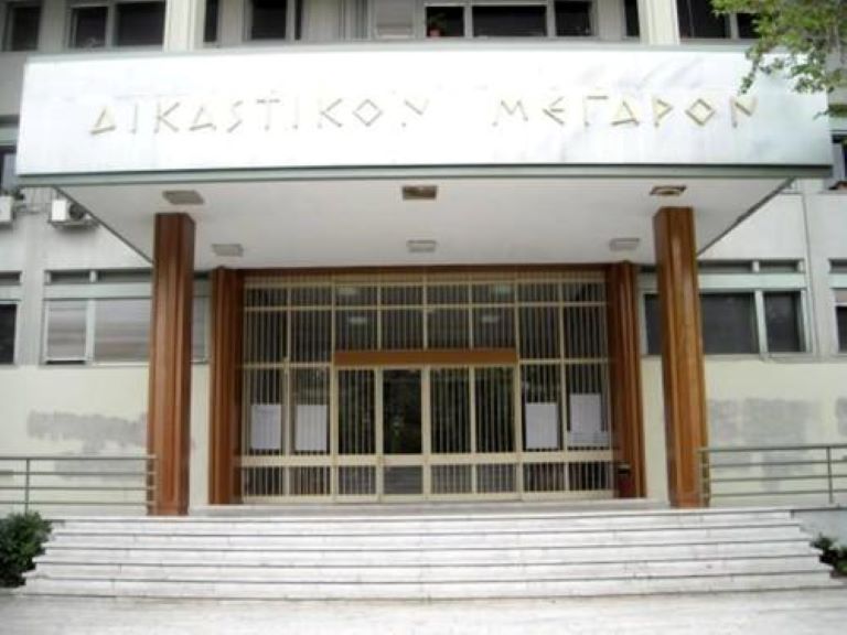 Κυνήγι για λίρες: Ελεύθερος με περιοριστικό όρο ο 78χρονος Αλμυριώτης – Προθεσμία πήραν τα δύο αδέρφια Κυνήγι για λίρες: Ελεύθερος με περιοριστικό όρο ο 78χρονος Αλμυριώτης – Προθεσμία πήραν τα δύο αδέρφια