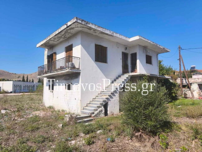 Σοκ στον Τύρναβο: 62χρονος βρέθηκε νεκρός στο μπαλκόνι του σπιτιού του – Εντοπίστηκε από τους γείτονες Σοκ στον Τύρναβο: 62χρονος βρέθηκε νεκρός στο μπαλκόνι του σπιτιού του – Εντοπίστηκε από τους γείτονες