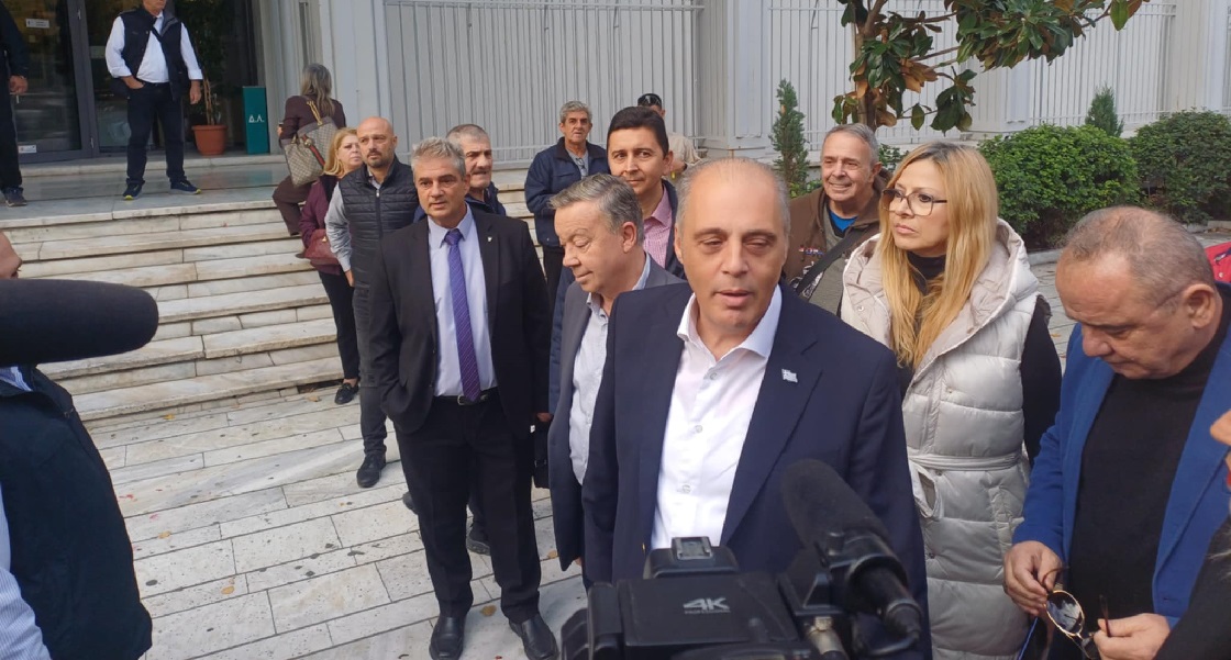 Στη Λάρισα Ζωή Κωνσταντοπούλου, Κυριάκος Βελόπουλος, για την πρώτη δίκη της τραγωδίας των Τεμπών Στη Λάρισα Ζωή Κωνσταντοπούλου, Κυριάκος Βελόπουλος, για την πρώτη δίκη της τραγωδίας των Τεμπών