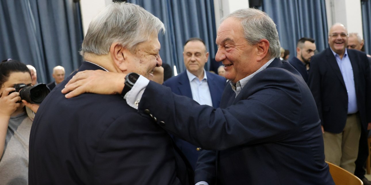 Κυβερνητικά πυρά κατά Καραμανλή-Βενιζέλου: Δεν είπαν κουβέντα όταν επλήγη η Δικαιοσύνη με ένα τεράστιο ψέμα Κυβερνητικά πυρά κατά Καραμανλή-Βενιζέλου: Δεν είπαν κουβέντα όταν επλήγη η Δικαιοσύνη με ένα τεράστιο ψέμα