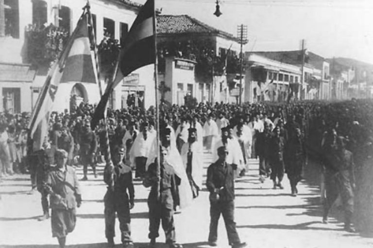 Παπαπέτρος: «Δεν θα επιτρέψουμε ποτέ ξανά τον φασισμό στην πόλη μας» Παπαπέτρος: «Δεν θα επιτρέψουμε ποτέ ξανά τον φασισμό στην πόλη μας»