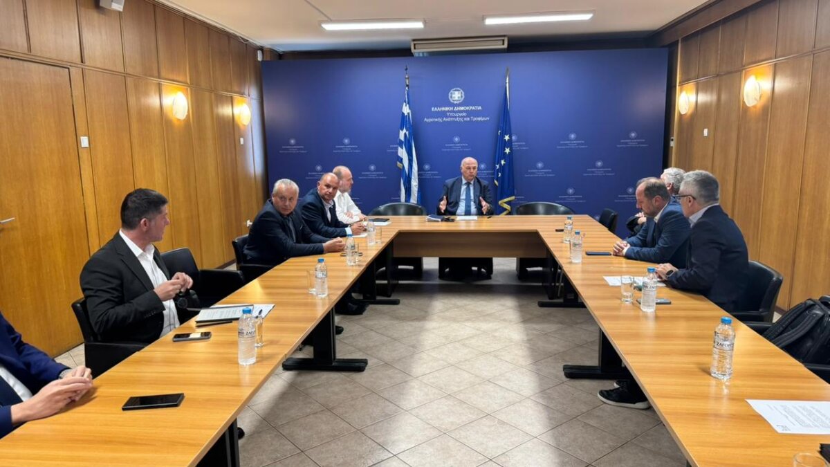 Κ. Τσιάρας με τη Διεπαγγελματική Οργάνωση Βάμβακος: Συντονισμένες δράσεις για τη στήριξη του βαμβακιού Κ. Τσιάρας με τη Διεπαγγελματική Οργάνωση Βάμβακος: Συντονισμένες δράσεις για τη στήριξη του βαμβακιού