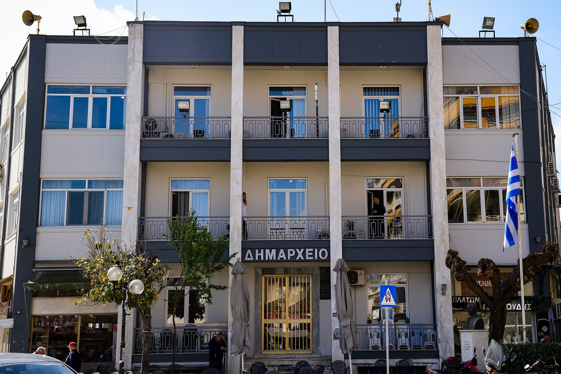 Η Δημοτική Αρχή Τυρνάβου τιμά την επέτειο απελευθέρωσης της πόλης από τη γερμανική κατοχή στις 24 Οκτώβρη 1944 Η Δημοτική Αρχή Τυρνάβου τιμά την επέτειο απελευθέρωσης της πόλης από τη γερμανική κατοχή στις 24 Οκτώβρη 1944