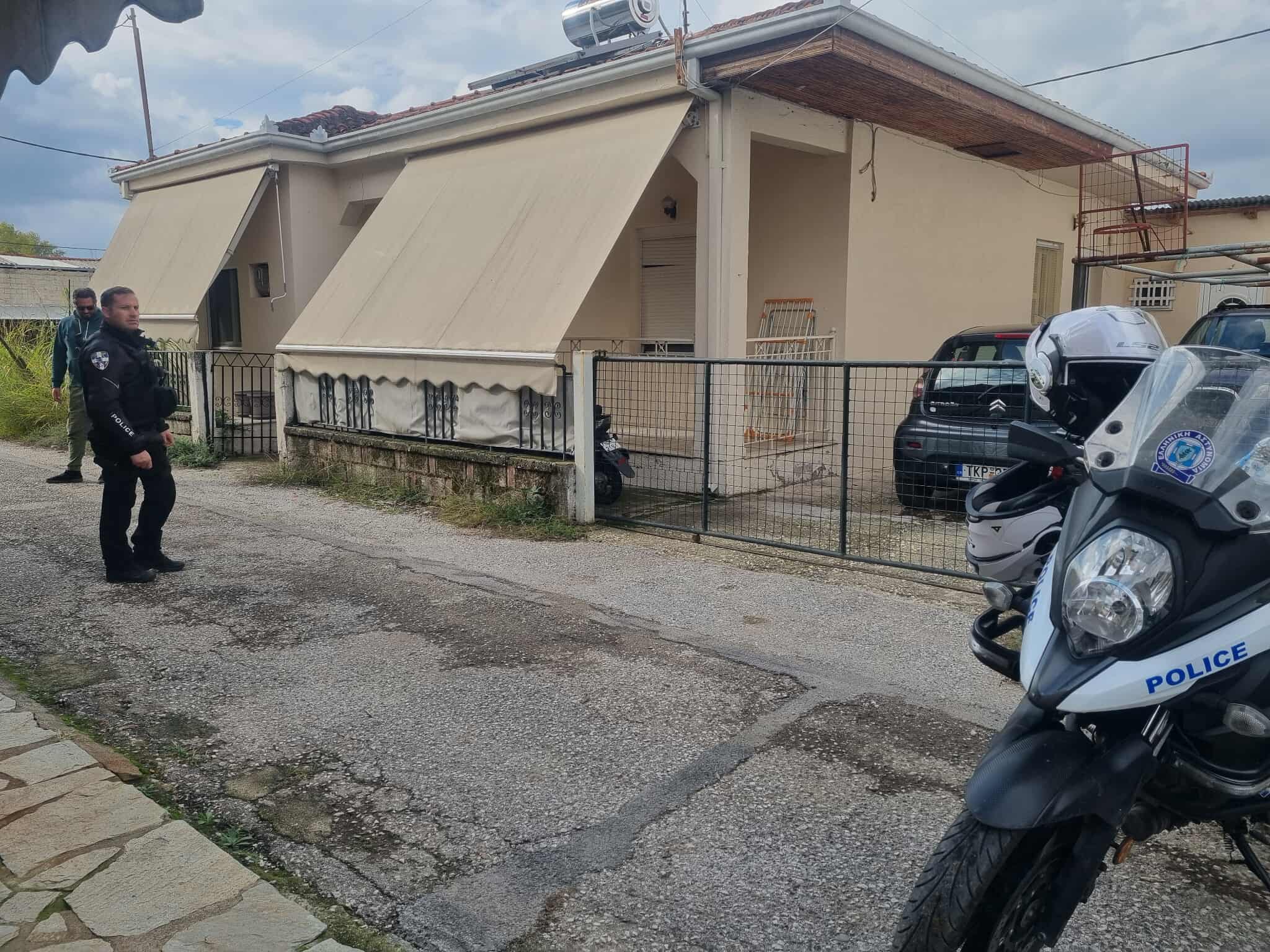 Σοκ στα Τρίκαλα: 18χρονος έπνιξε τη μητέρα του με πετσέτα (ΦΩΤΟ) Σοκ στα Τρίκαλα: 18χρονος έπνιξε τη μητέρα του με πετσέτα (ΦΩΤΟ)