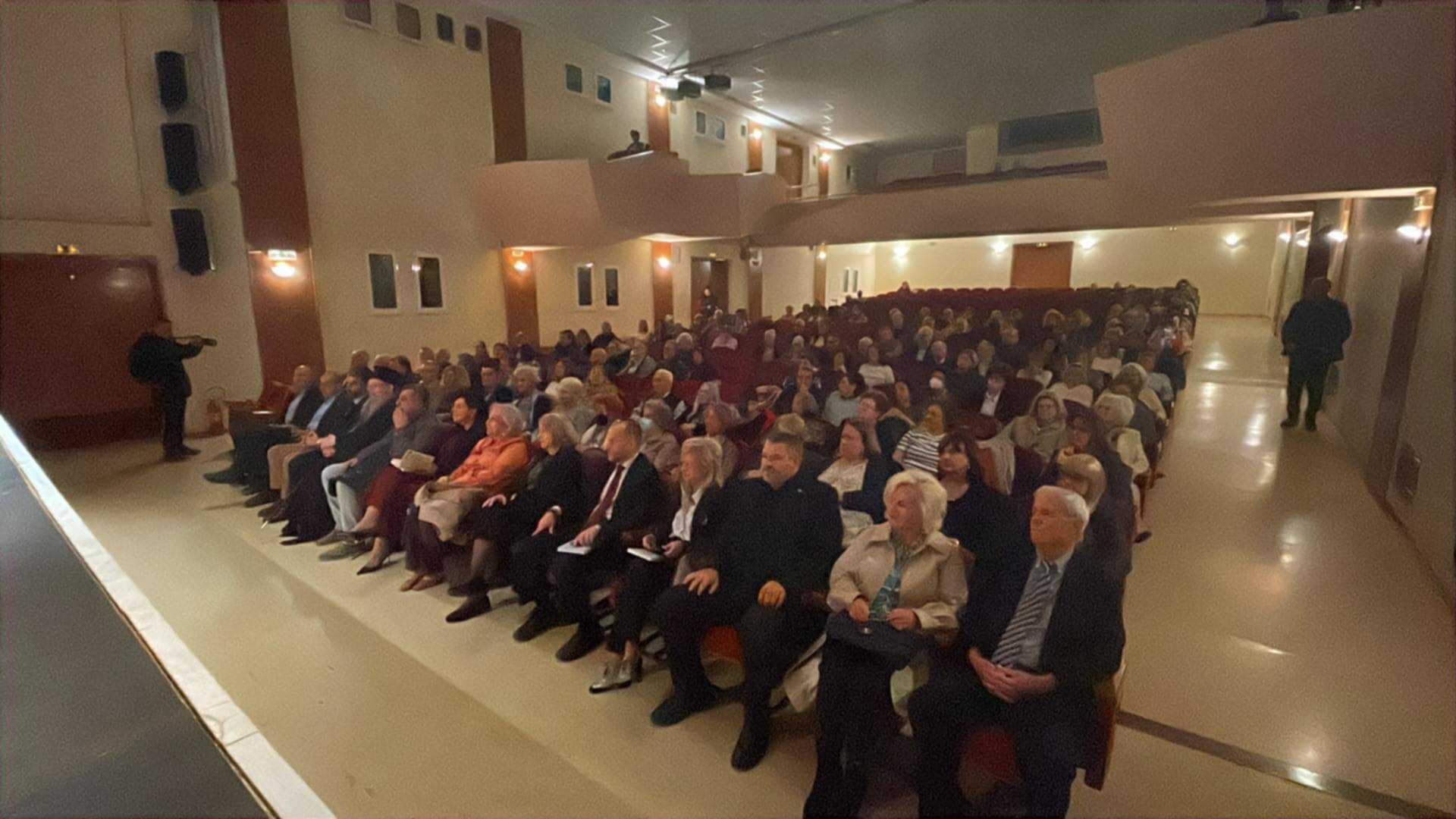Παρουσιάστηκε ο Ε’ τόμος της σειράς βιβλίων του Νικολάου Παπαθεοδώρου «Ιχνηλατώντας την παλιά Λάρισα».(ΦΩΤΟ) Παρουσιάστηκε ο Ε’ τόμος της σειράς βιβλίων του Νικολάου Παπαθεοδώρου «Ιχνηλατώντας την παλιά Λάρισα».(ΦΩΤΟ)