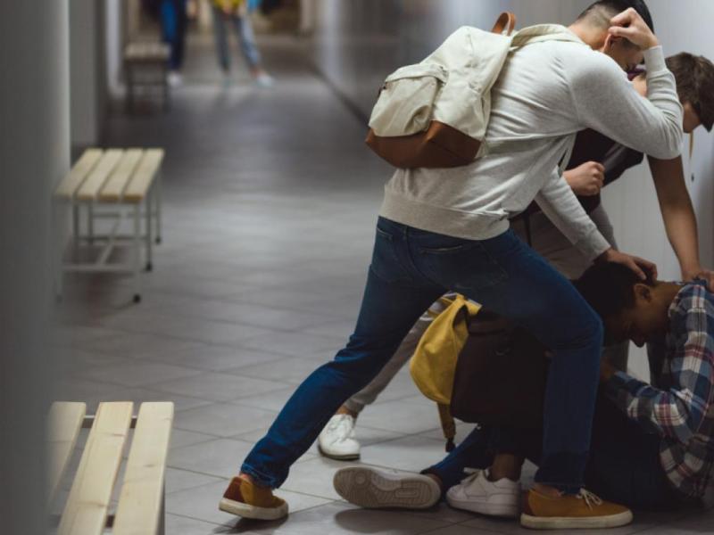 Λάρισα: Δικογραφία σε βάρος 5 ανήλικων για επίθεση σε συμμαθητή τους έξω από σχολείο-μεταφέρθηκε στο νοσοκομείο Λάρισα: Δικογραφία σε βάρος 5 ανήλικων για επίθεση σε συμμαθητή τους έξω από σχολείο-μεταφέρθηκε στο νοσοκομείο