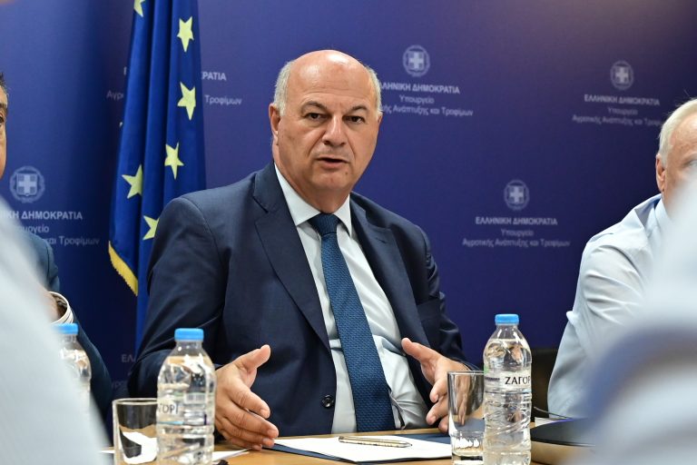 Ακατάσχετες οι ενισχύσεις για ζωοτροφές και φερτά υλικά για Daniel– Στρατιωτικοί κτηνίατροι στη μάχη για την ευλογιά Ακατάσχετες οι ενισχύσεις για ζωοτροφές και φερτά υλικά για Daniel– Στρατιωτικοί κτηνίατροι στη μάχη για την ευλογιά