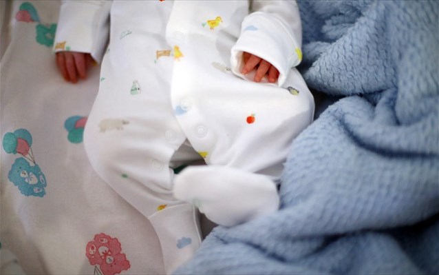 Η αυταπάρνηση των γιατρών του νοσοκομείου της Καρδίτσας που έσωσαν βρέφος 15 μηνών με τα εγκαύματα από καυτό λάδι