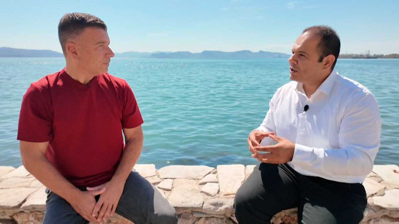 Θεσσαλία: Αρραβώνες στα 7 και «προίκες» χιλιάδων ευρώ – Τι αποκαλύπτει ο Ρομά που τόλμησε να σπάσει τους κανόνες (βίντεο)