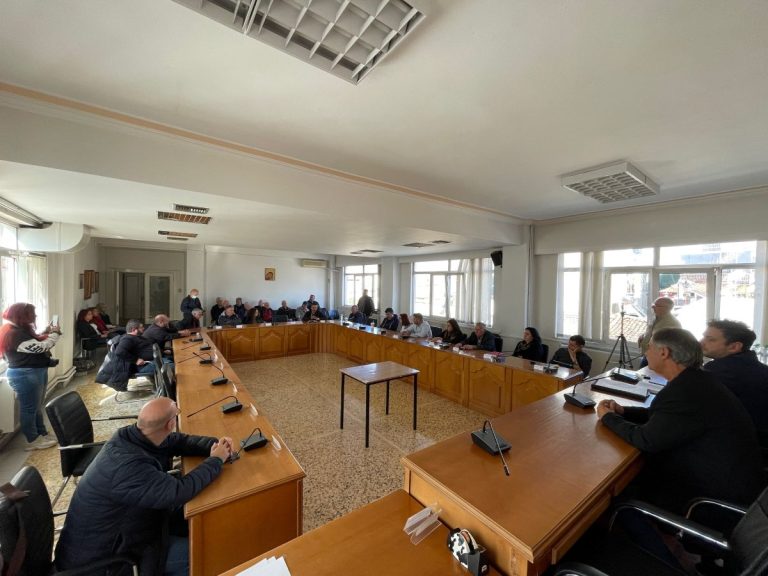 Κινητοποιήσεις στον Τύρναβο για το κλείσιμο του υποκαταστήματος των ΕΛΤΑ