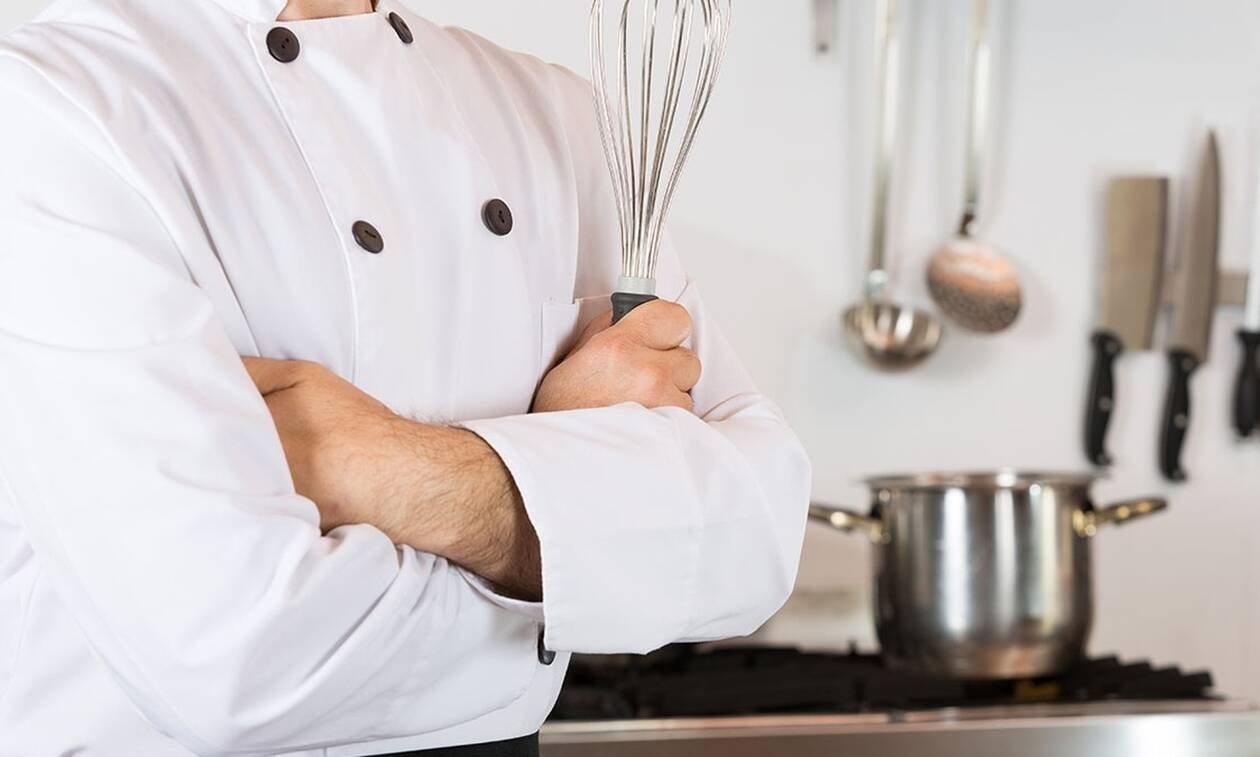 Χειροπέδες σε διάσημο τηλεοπτικό σεφ για χρέη στο δημόσιο πέρασαν οι αστυνομικοί