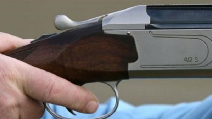 Καραμπίνα σε γραφείο στη Λάρισα – Δύο συλλήψεις μετά από απειλές