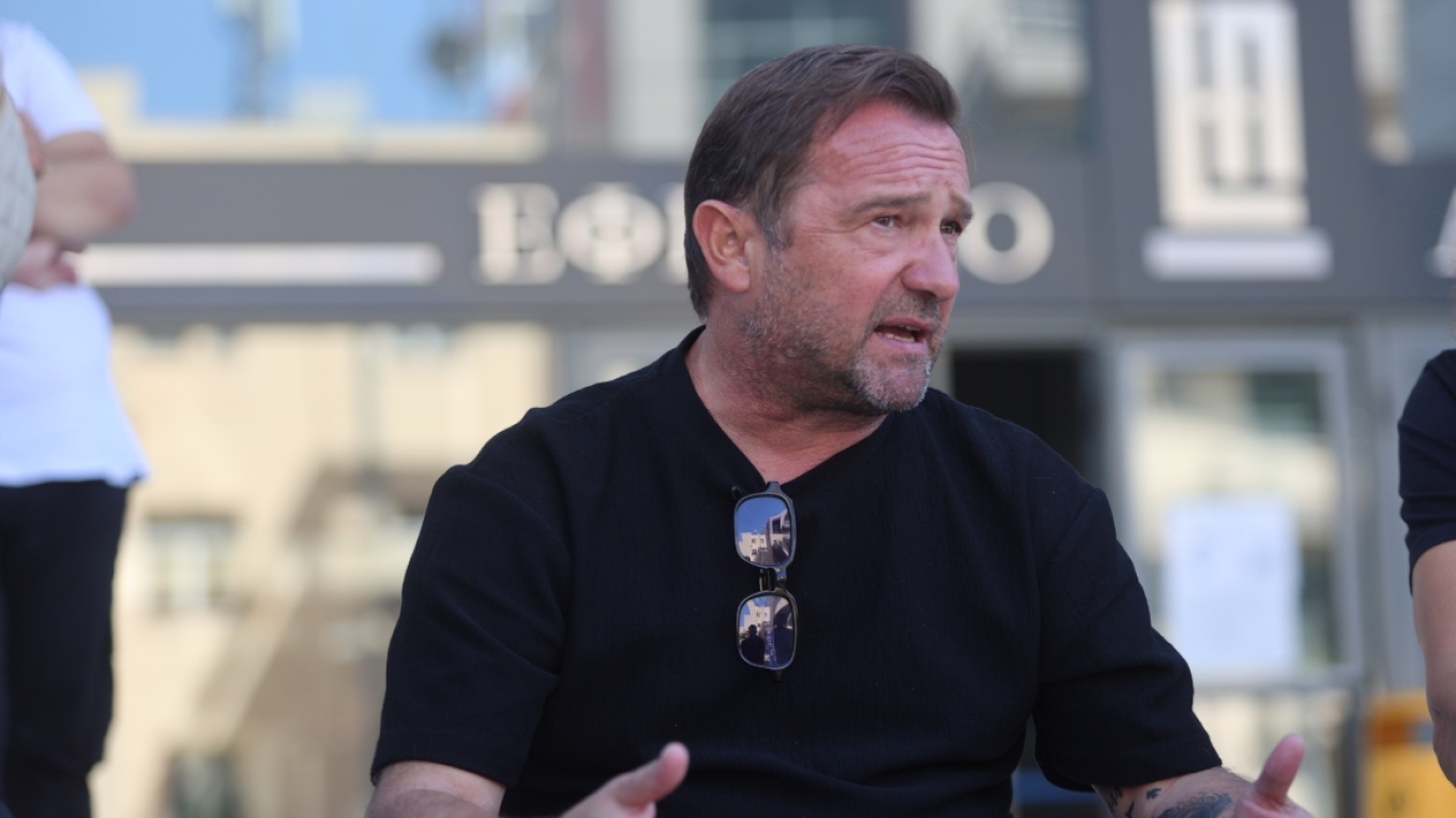 «Συνεχίζει να ανακατεύεται το στομάχι μου» - Η ανάρτηση Πλακιά για όσα είπε ο Καραχάλιος για Καρυστιανού