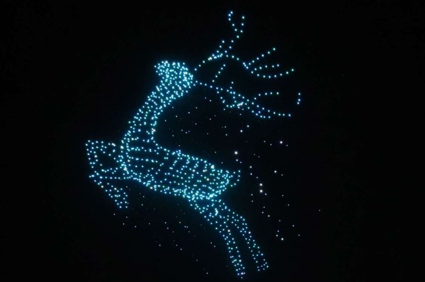 Θα μαγέψει με σόου με drones ο Βόλος στην τελετή φωταγώγησης για τα Χριστούγεννα