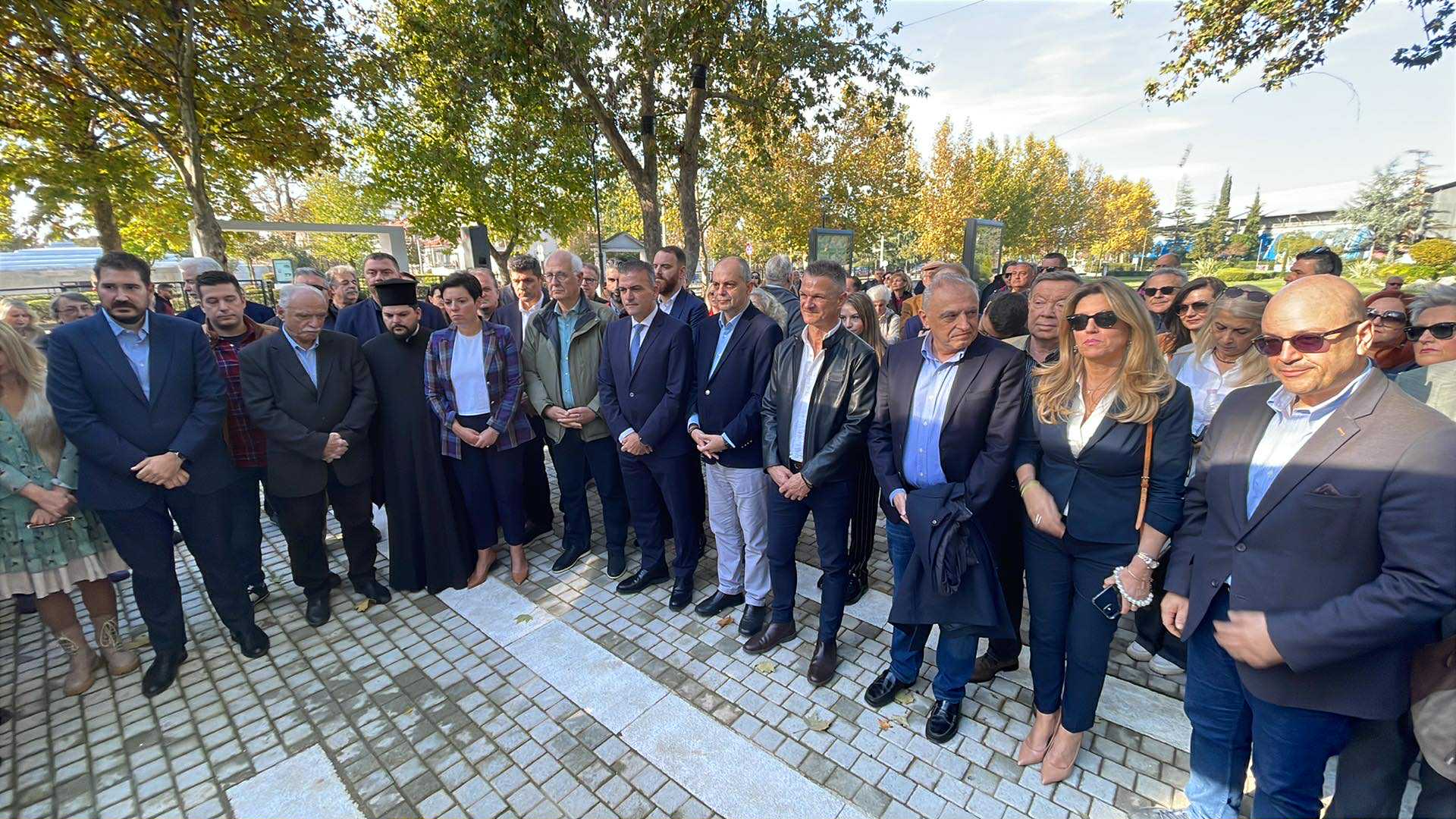 Πλήθος Λαρισαίοι στα εγκαίνια του Ιπποκράτειου Βοτανικού Κήπου στο πάρκο Αλκαζάρ (ΦΩΤΟ)