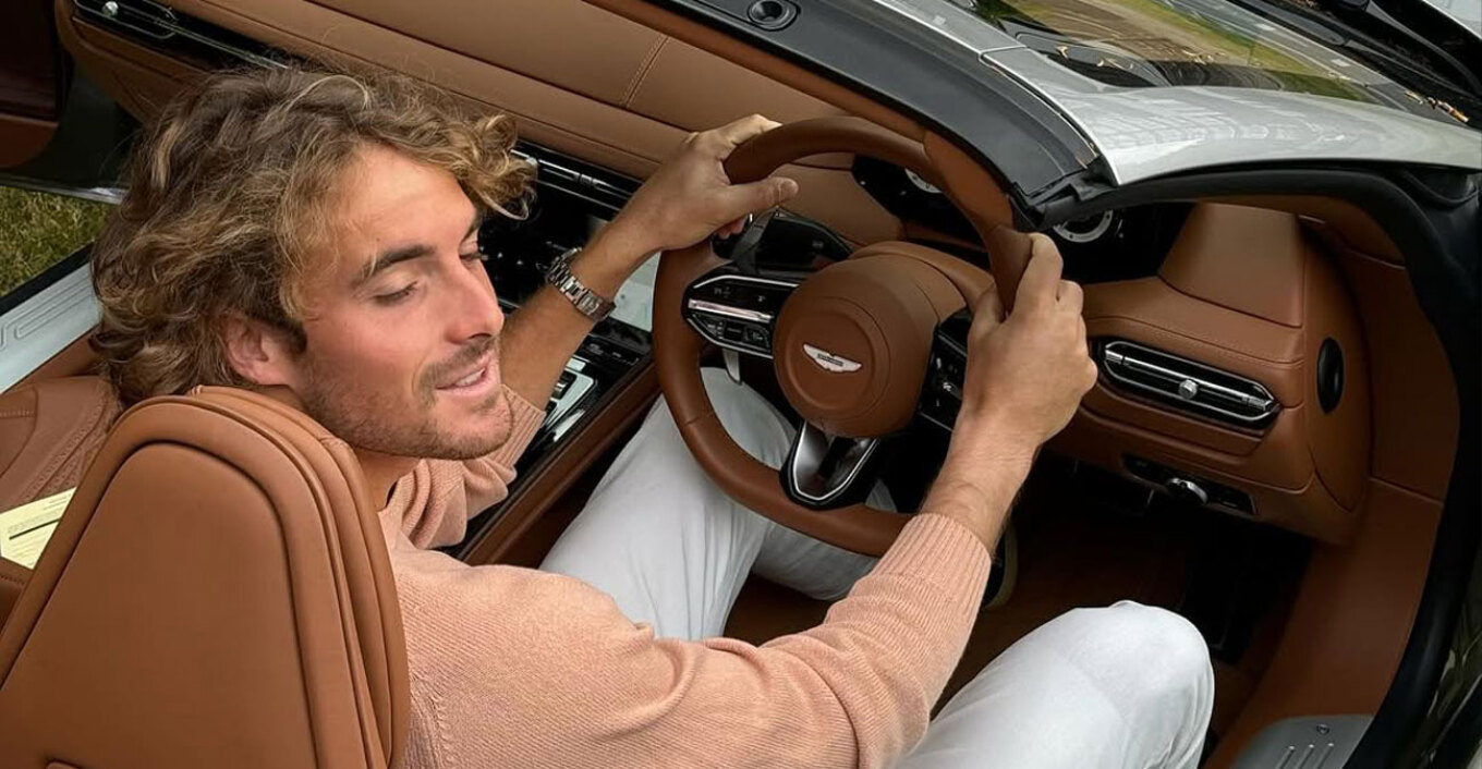 «Δεν οδηγούσε ο Τσιτσιπάς» λέει ο δικηγόρος του τενίστα για το αυτοκίνητο που έτρεχε με 210 χλμ. στην Αττική Οδό