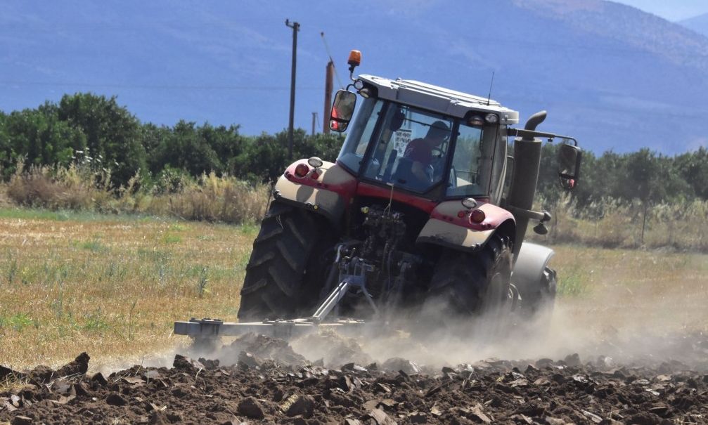 Τραγωδία στα Χανιά: Άνδρας καταπλακώθηκε από το τρακτέρ του