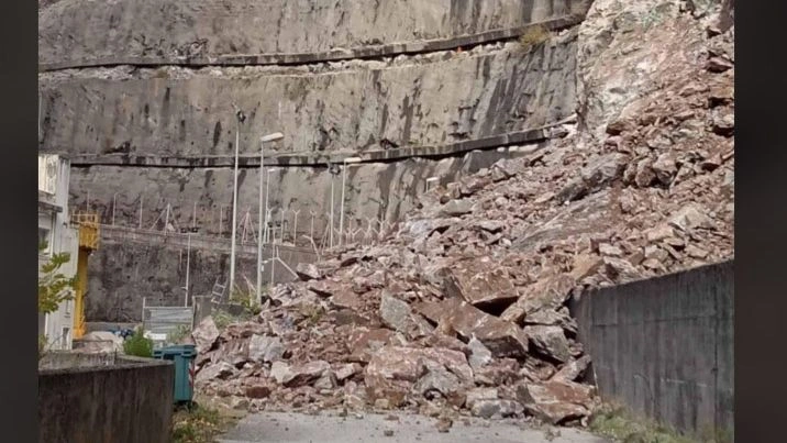 Η κατολίσθηση στη Γλύστρα ξεμπλόκαρε τη Μεσοχώρα, ενώ στη Συκιά περιμένουμε έντονες βροχές!