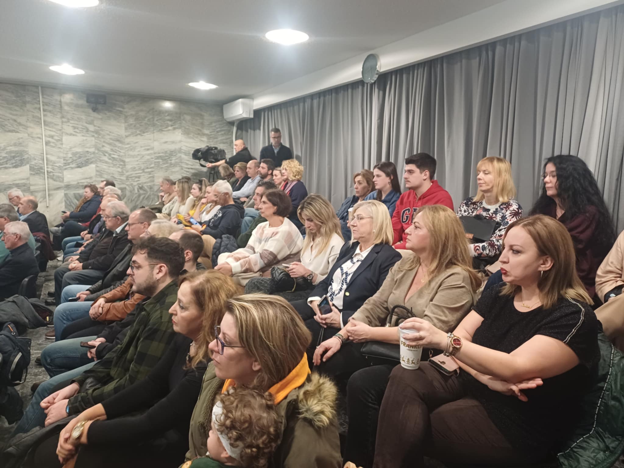 Στο επίκεντρο η κατάργηση της Παιδιατρικής του ΓΝΛ στην αποψινή συνεδρίαση του δημοτ. συμβουλίου Λάρισας (ΦΩΤΟ)