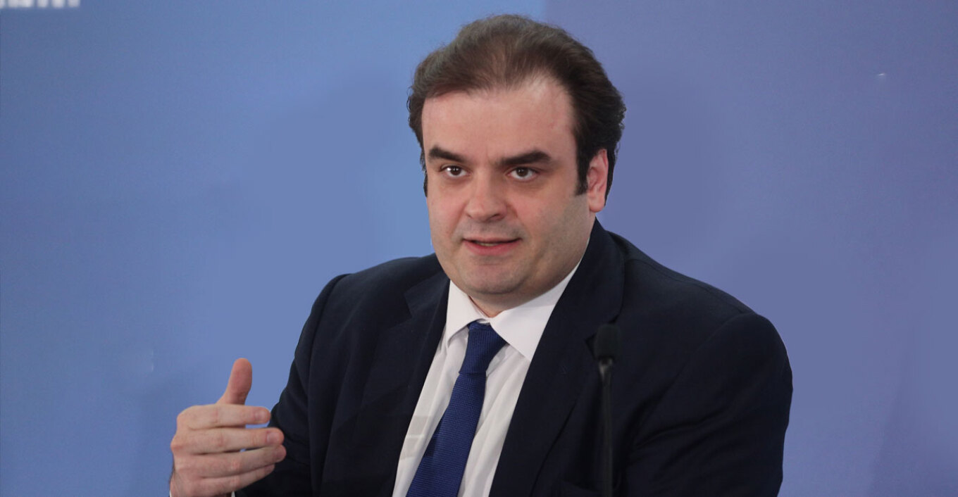 Bloomberg: Ο Πιερρακάκης ανακοινώνει σήμερα την υποψηφιότητά του για την προεδρία του Eurogroup