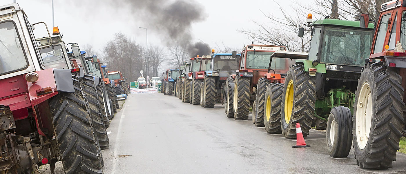 Ραντεβού σε κόμβο Νίκαιας και Ε-65 δίνουν αύριο μεσημέρι τα τρακτερ των αγροτών της Θεσσαλίας