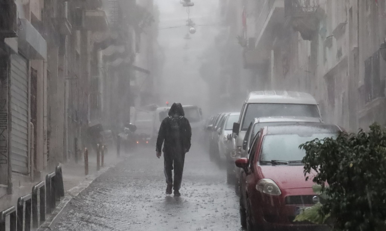 Κακοκαιρία Byron: Μπαράζ 112 σε Λάρισα, Φθιώτιδα, Τρίκαλα, Καρδίτσα -Πλημμυρισμένοι δρόμοι στην Αττική, χάος στον Κηφισό