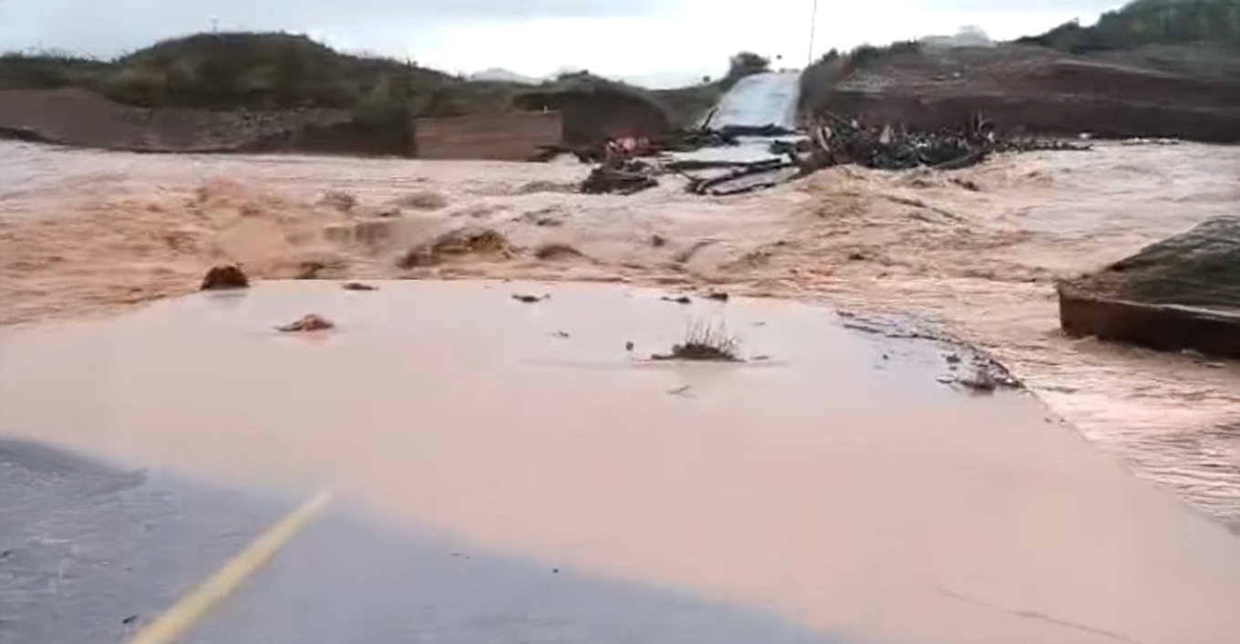 Hellenic Train: Διακόπηκαν τα δρομολόγια των τρένων στο τμήμα Λάρισα-Λειανοκλάδι λόγω της υπερχείλισης του Ενιπέα