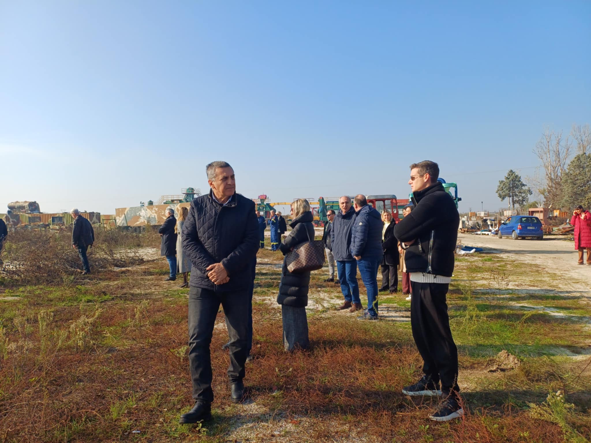 Επίδειξη πρωτοποριακού αντιπλημμυρικού, αντιπυρικού υλικού παρουσία Κουρέτα (ΦΩΤΟ+video)