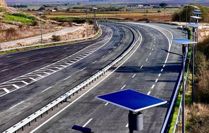 Η Θεσσαλία φωτίζεται: Εγκαθίστανται 6.100 δίκτυα φωτισμού τεχνολογίας led με φωτοβολταϊκά