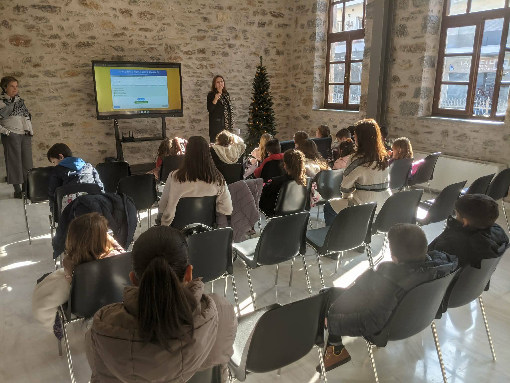 Μαθητές στόλισαν την «Ειρεσιώνη» στα Φάρσαλα