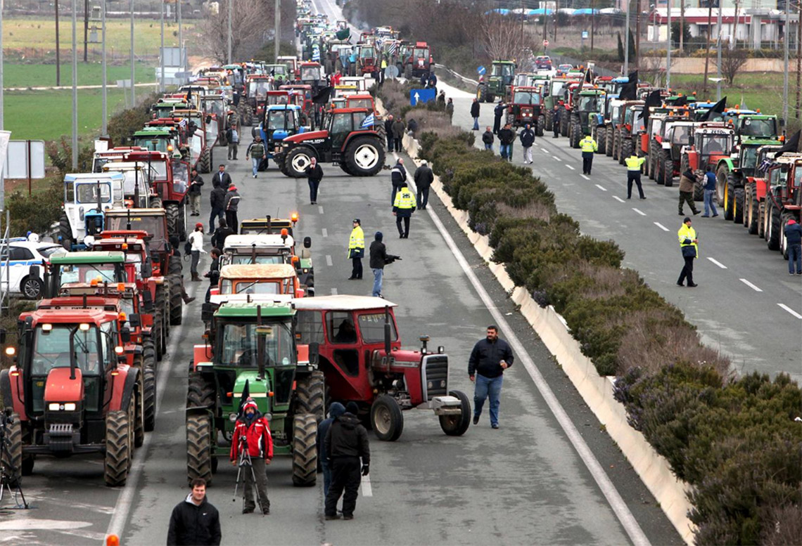 Κυκλοφοριακές Ρυθμίσεις στον ΠΑΘΕ στη Λάρισα λόγω αγροτικών μπλόκων