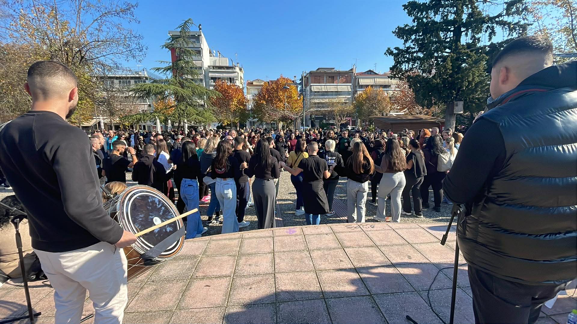 Εκδήλωση Ποντιακής γαστρονομίας στην πλατεία Φιλιππούλης στη Λάρισα (ΦΩΤΟ)