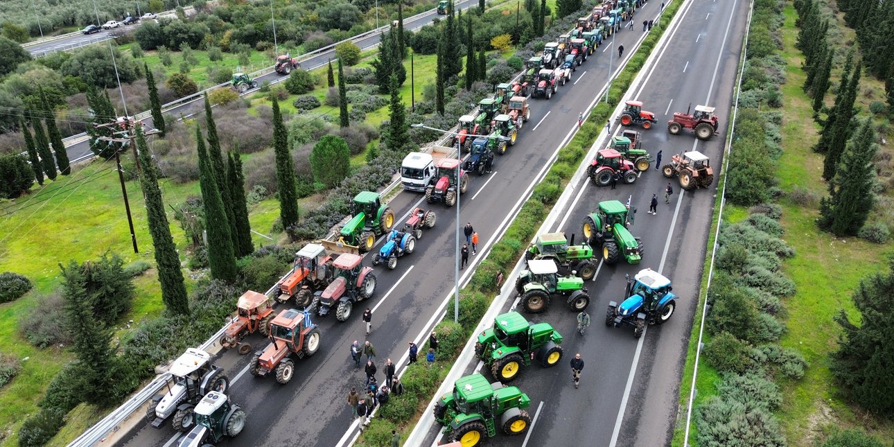 Ανοιχτή στον διάλογο και σε επιπλέον μέτρα η κυβέρνηση για τους αγρότες -Πιθανή η συμφωνία ως το τέλος της εβδομάδας