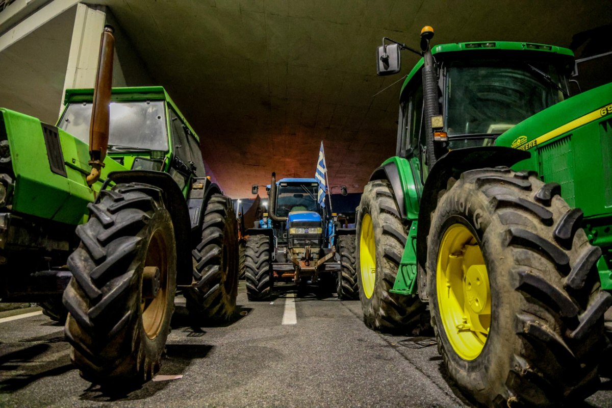 Μπλόκα: Σε σημείο «βρασμού» αγρότες και κτηνοτρόφοι – Ανοιχτός ο δρόμος της κλιμάκωσης