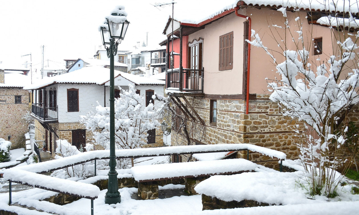 Καιρός: Χιονοεκπλήξεις προ των πυλών του 2026 - Η πρόβλεψη Τσατραφύλλια