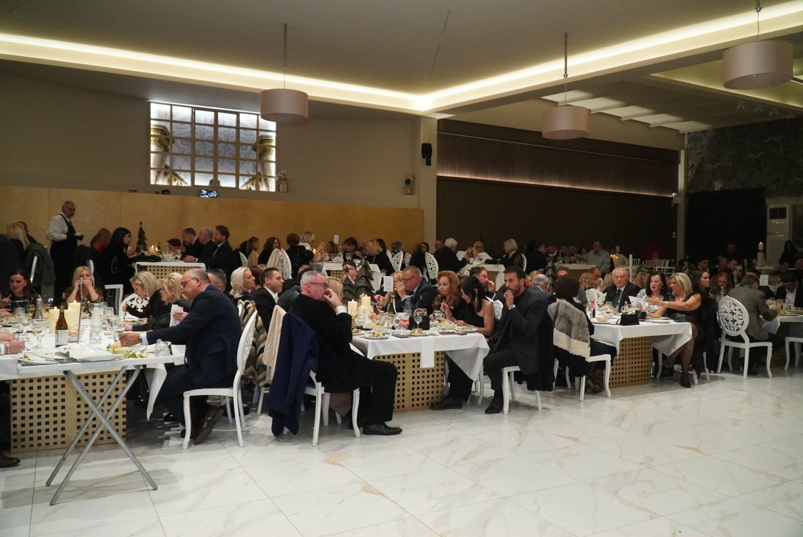 Απόλυτη επ[ιτυχία το φιλανθρωπικό γκαλά των Daughters of Penelope Aglaoniki Family AHEPA Larissas (ΦΩΤΟ+video)