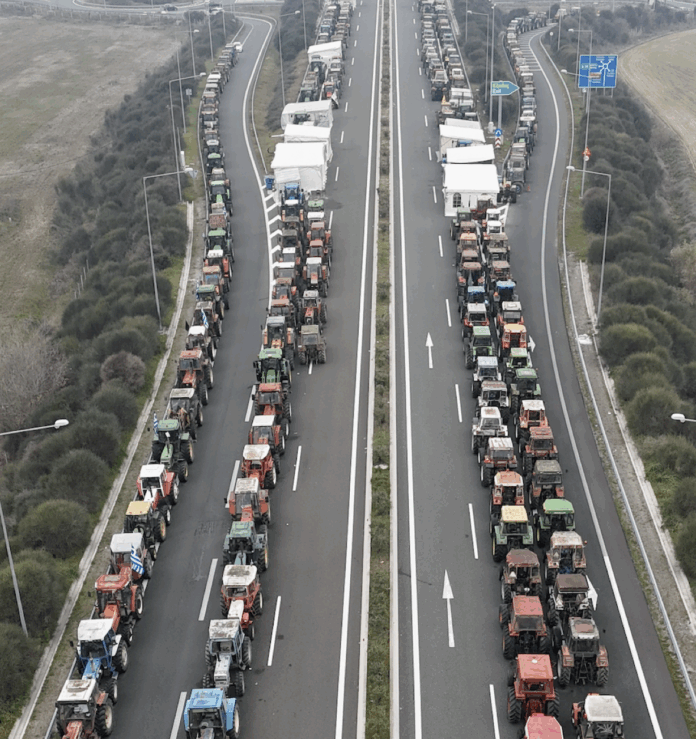 Κ. Τζέλλας: «ζητούν νέα αναδιάταξη των τρακτέρ στο μπλόκο για τη διέλευση οχημάτων» - απαγορευτικό από εταιρεία διαχείρισης