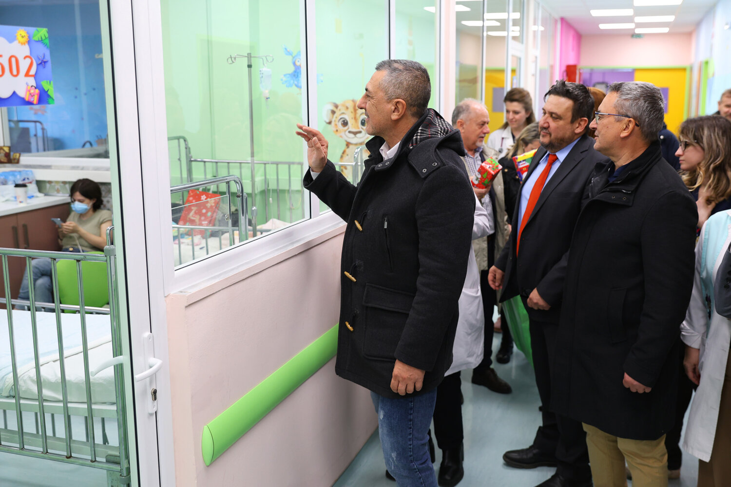 Επίσκεψη Κουρέτα με «μηνύματα» στην Παιδιατρική Κλινική  του Γενικού Νοσοκομείου Λάρισας