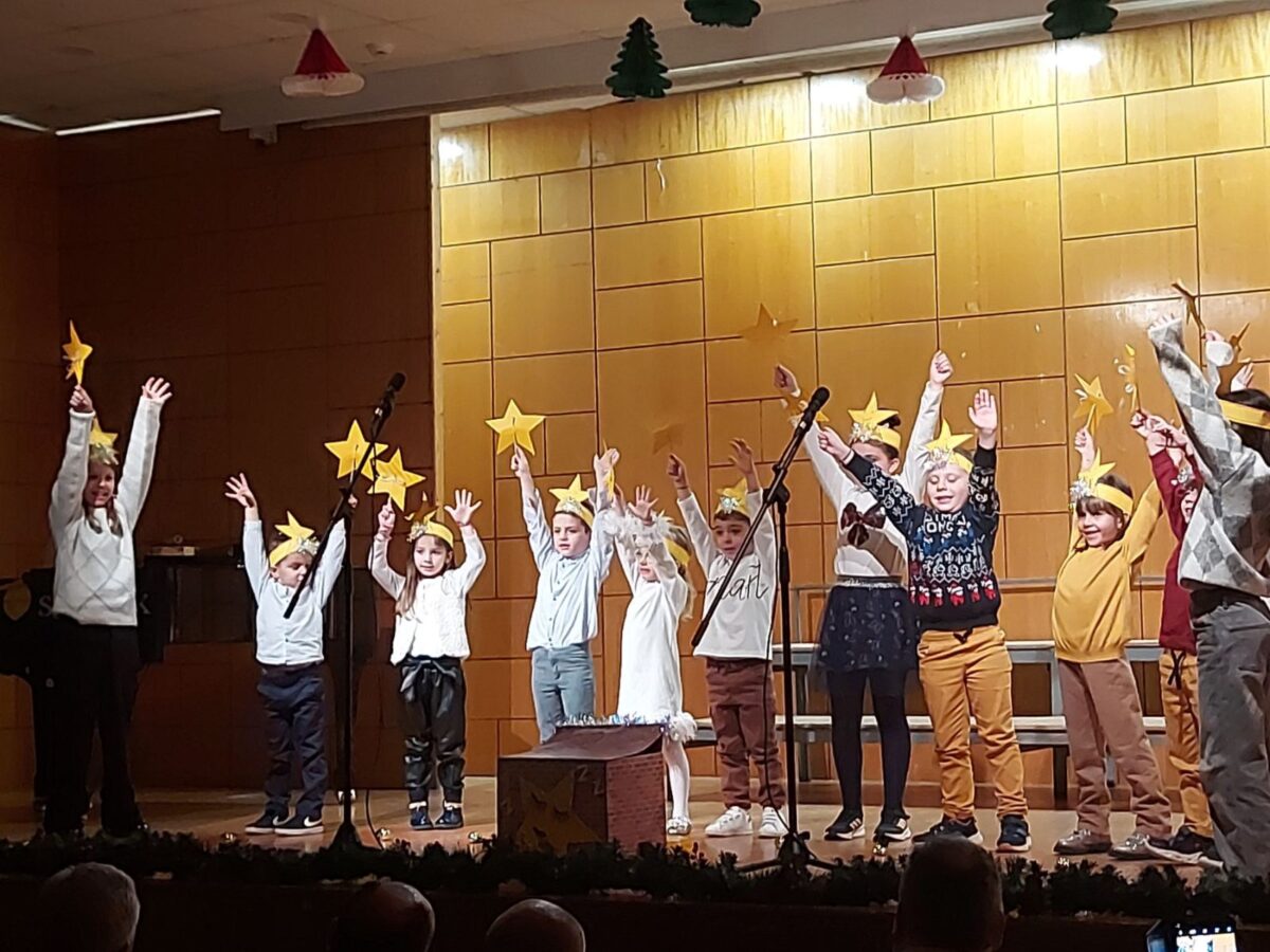 Θερμή ανταπόκριση στη χριστουγεννιάτικη συναυλία της Δημοτικής Μουσικής Σχολής Φαρσάλων «Τα αστέρια των Χριστουγέννων»