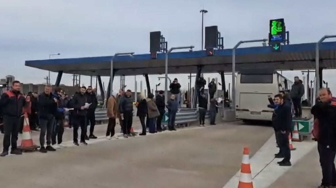 Κυριακάτικη κινητοποίηση στα διόδια αποφάσισαν οι αγρότες στο μπλόκο του Ε65