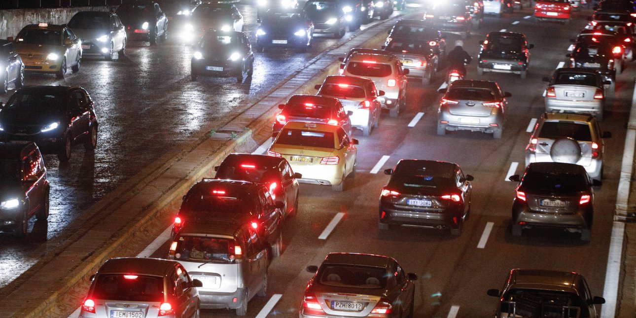 Μετ- εμποδίων η επιστροφή των εκδρομέων: Ουρές χιλιομέτρων σε Μπράλο, Μαρτίνο και Κάστρο εξαιτίας των μπλόκων