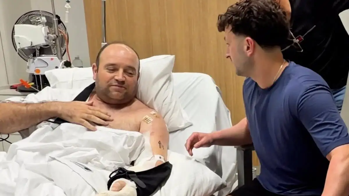 Αυστραλία: Συνέντευξη έδωσε μετά την ανάρρωση του ο ήρωας της παραλίας Mπόνταϊ που αφόπλισε τον έναν δράστη.