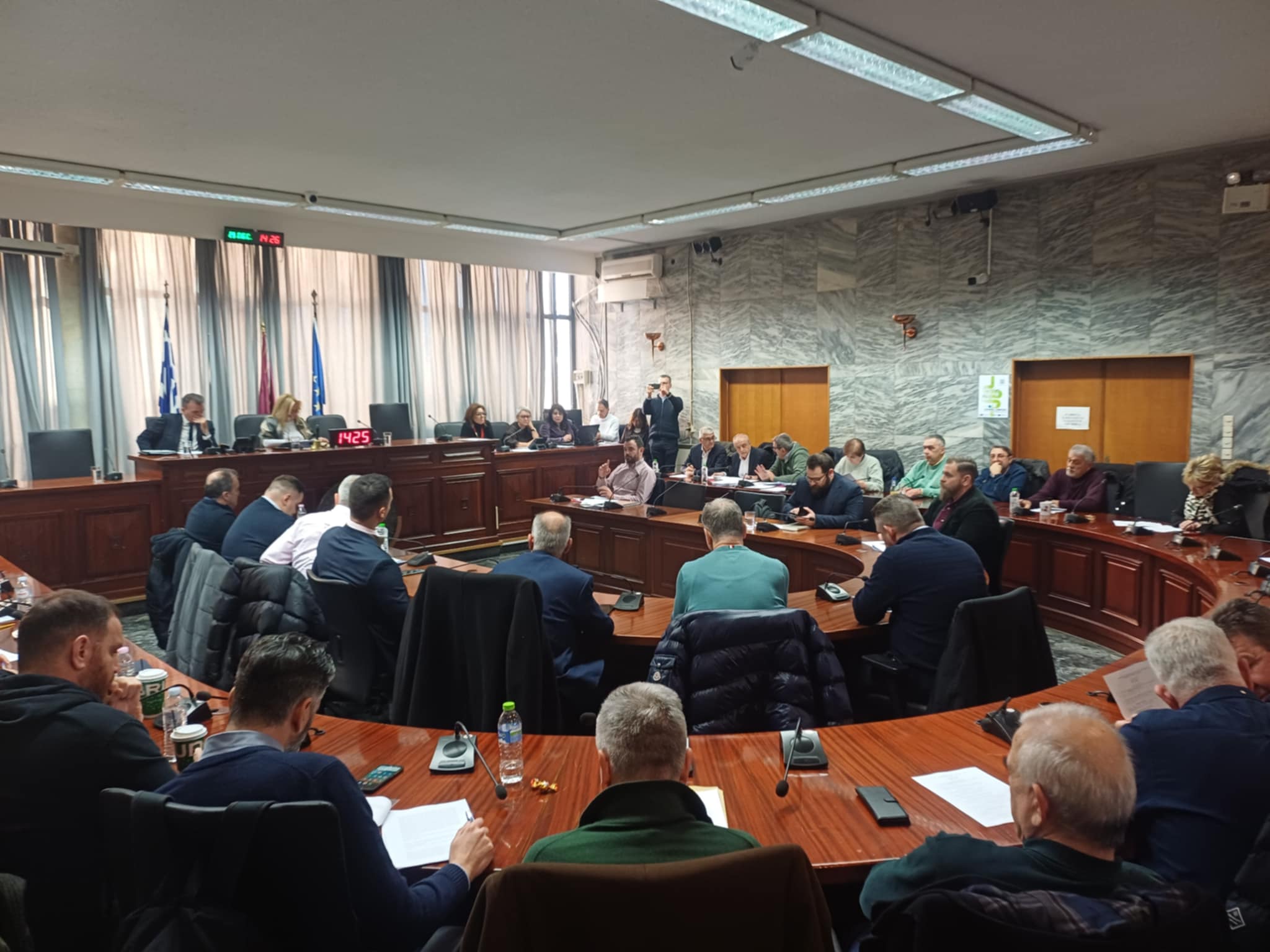 Ειδική συνεδρίαση του Δημοτικού Συμβουλίου Λάρισας για έγκριση προϋπολογισμού (ΦΩΤΟ)