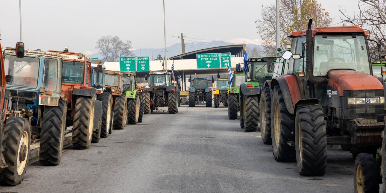 Ποια αγροτικά μπλόκα «άνοιξαν» από σήμερα -Πού θα συνεχιστούν οι αποκλεισμοί δρόμων, η τελευταία ενημέρωση