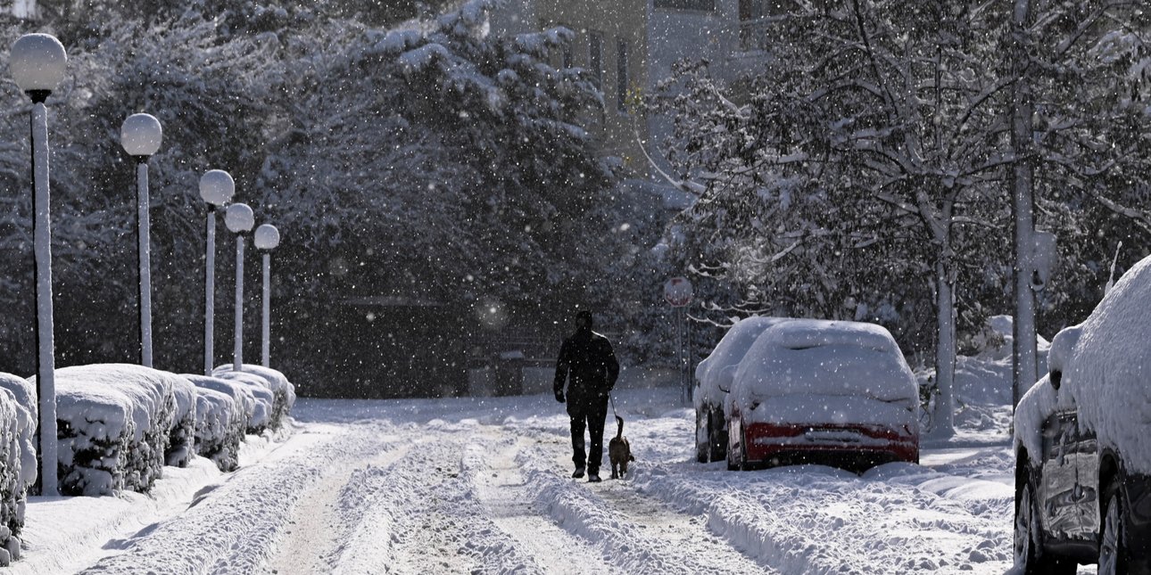 Παραμονή Πρωτοχρονιάς με πολικό ψύχος-εξπρές -Καρδίτσα ,Τρίκαλα με χιόνια