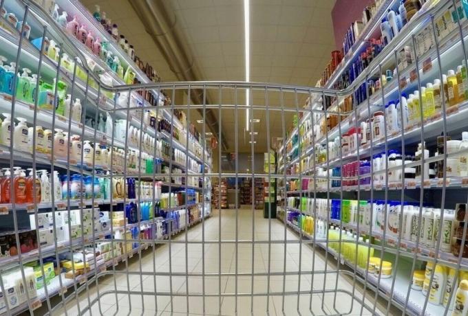 2 Ιανουαρίου: Πώς θα λειτουργήσουν σούπερ μάρκετ, τράπεζες και καταστήματα