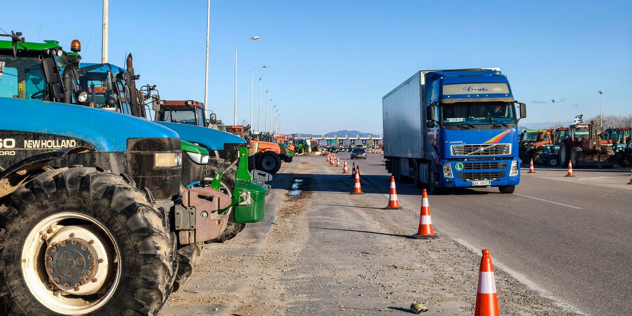 Αγρότες: Ανοιχτά τα μπλόκα σε Μάλγαρα, Ευζώνους, Προμαχώνα και Νίκη -Την Κυριακή η πανελλαδική σύσκεψη