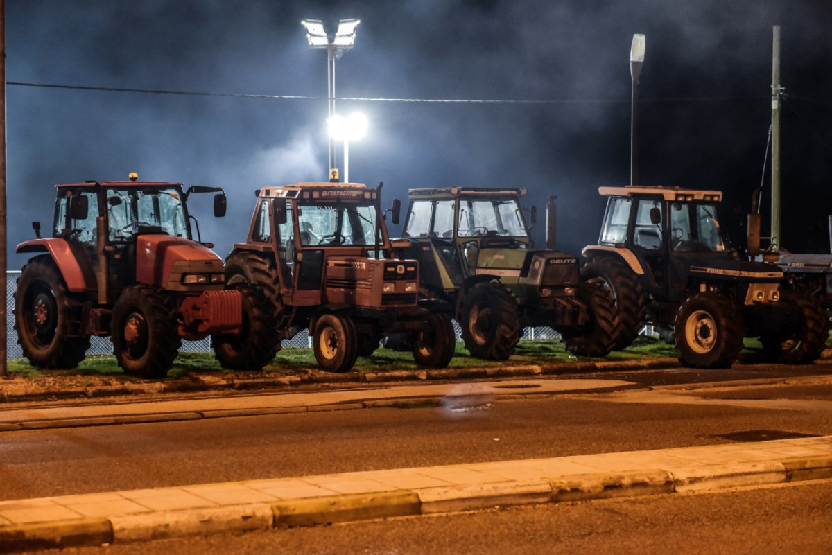 Αγρότες: Τα σενάρια για «ολικό black out» σε δρόμους και λιμάνια – Αντίστροφη μέτρηση για την κρίσιμη πανελλαδική σύσκεψη