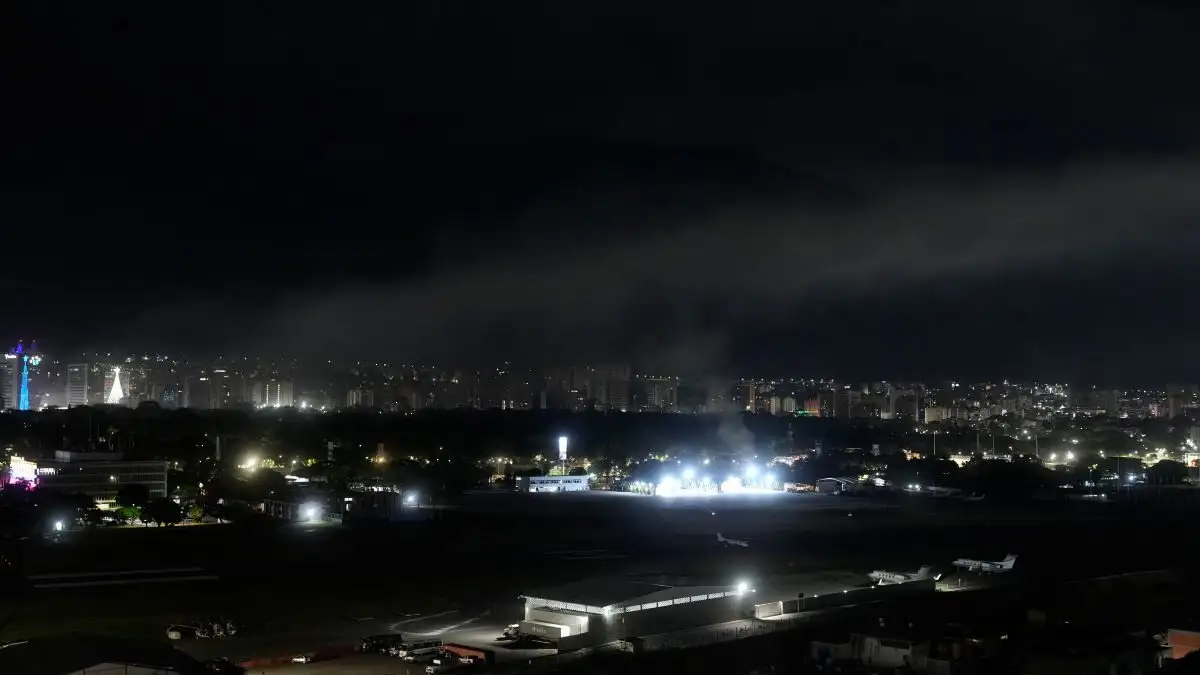 Βενεζουέλα: Ισχυρές εκρήξεις ακούγονται στο Καράκας – Πλήγματα σε στρατιωτική βάση με εντολή Τραμπ